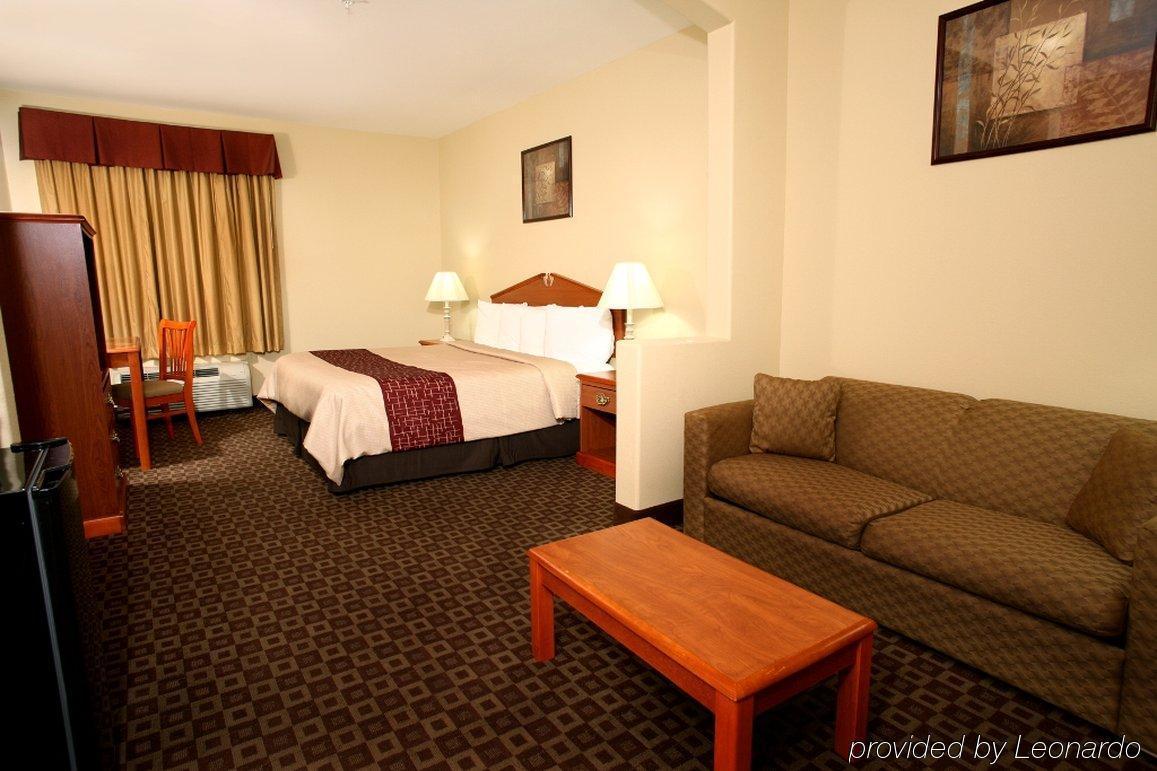 Red Roof Inn & Suites Lake Charles Pokoj fotografie